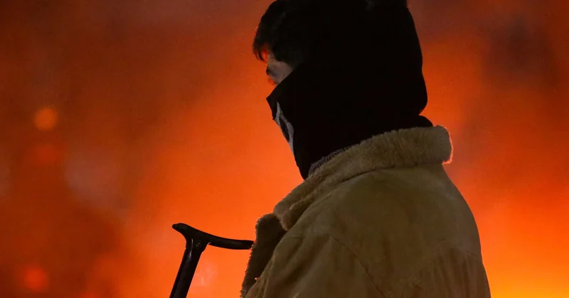 Курдский ополченец на посту объектив