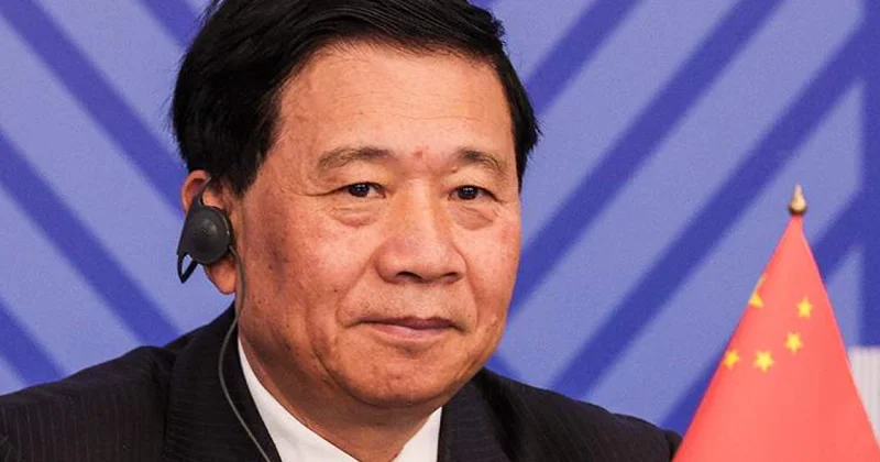 Чистки дошли и до главы МЧС