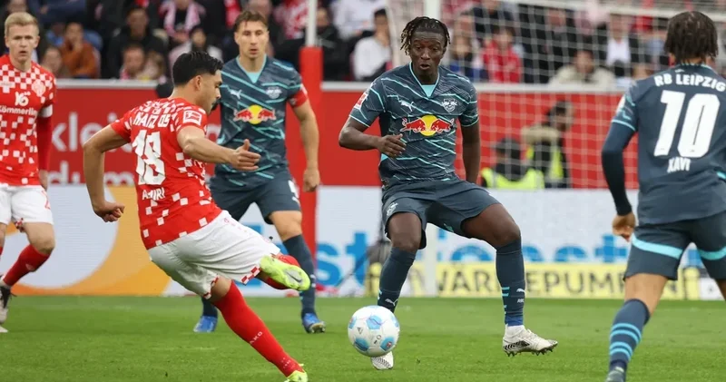 Bundesliqa: “Leypsiq” autsayderlə bacarmayıb