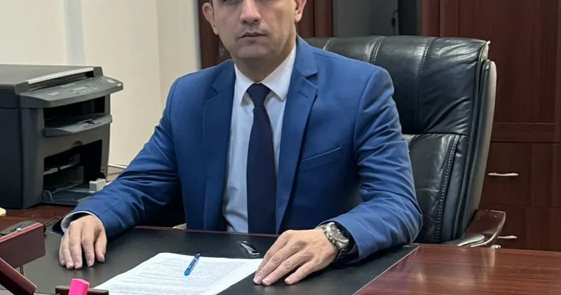 Ərəb lider Putinin verdiyi gödəkçədə Kremlə MESAJ