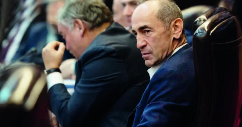 Robert Koçaryan kimi və nəyi gözləyir?