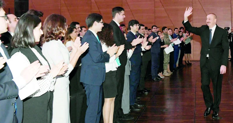 Yeni nəslin yolu yüksək zirvələrə yön alıb