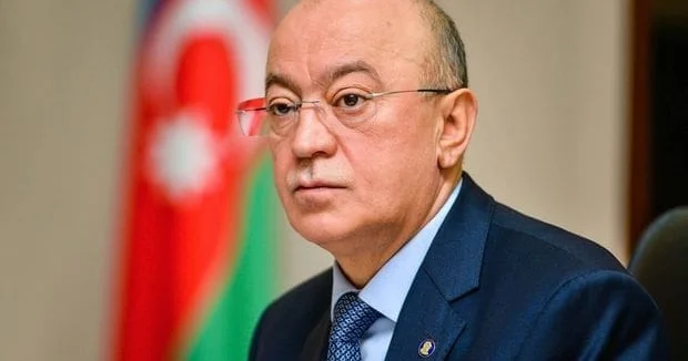 Kəmaləddin Heydərov toyda mahnı oxudu VİDEO