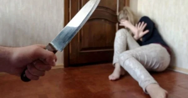 Anasını öldürdü, arvadını bıçaqladı Goranboyda ailə münaqişəsi