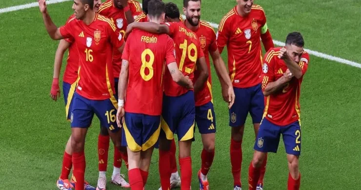 İspaniya millisinin keçmiş oyunçusuna ömürlük PENSİYA 36 yaşı var