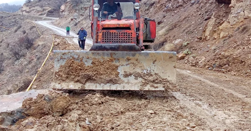Ordubadın Xurs Nürgüt kənd avtomobil yolunda qaya uçqunu olub