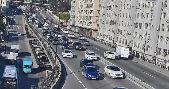 Tətildən sonra ilk iş günündə yolların DURUMU