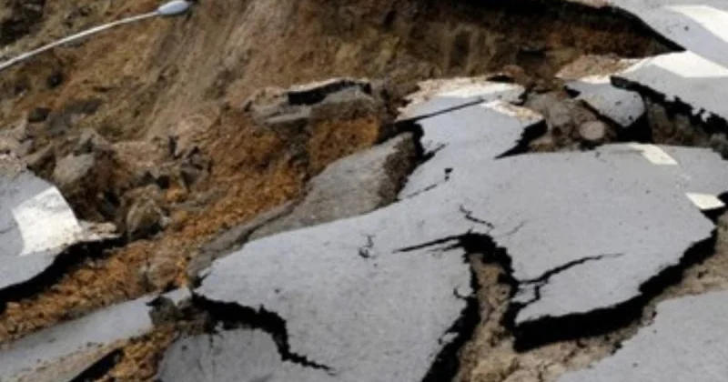 Dəmirçi Lahıc yolunda sürüşmə oldu, yol bağlandı