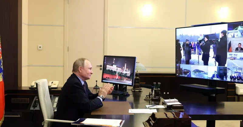 Путин по видеосвязи открыл новый терминал аэропорта Благовещенска