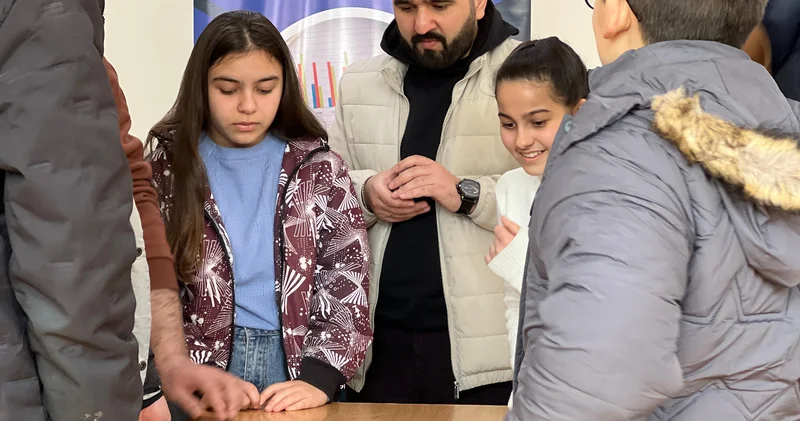 “Şagirdlərin Maliyyə Mühəndisliyi” qrant layihəsi çərçivəsində keçirilən təlimlər uğurla davam edir