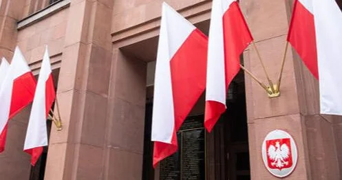 Польша вдруг решила спасать армян. От кого и почему не очень понятно