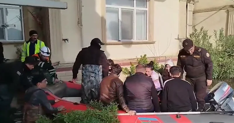 Из зон бедствия продолжают вывозить людей Minval Politika