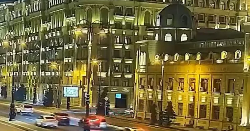 На бакинском проспекте протаранили заглохший автомобиль ВИДЕО
