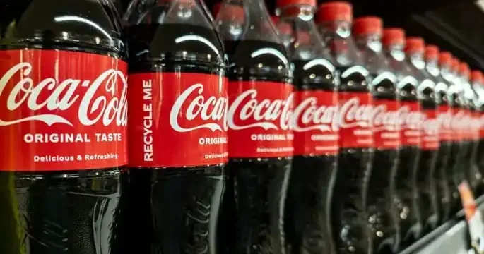 Coca Cola nın loqosunda gizlənmiş incə mesaj nədir?