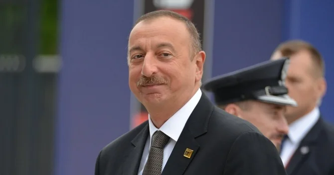 Tarix elmləri namizədi olan Prezident