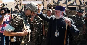 Апостолы с аккредитацией