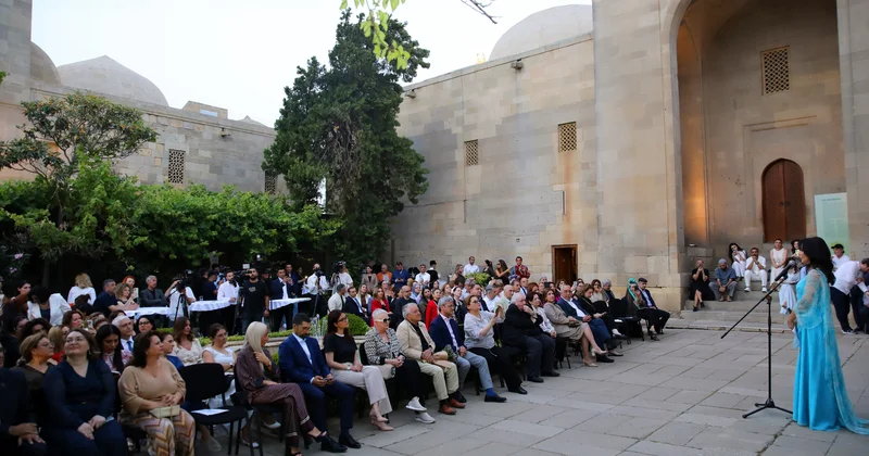 İçərişəhərdə şairə Nigar Həsənzadənin “Mənim Tanrım” adlı poeziya axşamı keçirilib