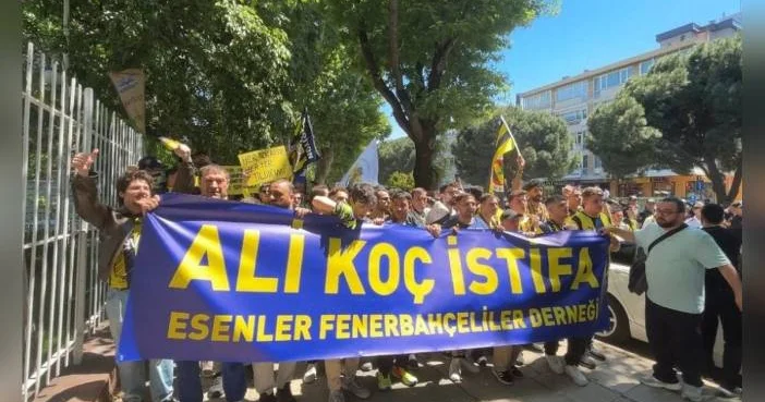 Fənərbaxça fanatlarından növbəti etiraz aksiyası