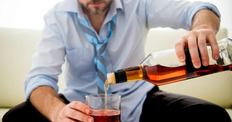 Alkoqol içdiyiniz zaman üzünüz qızarır? Həkim təhlükə barədə xəbərdarlıq etdi