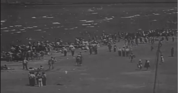 78 il əvvəl Buzovna çimərliyində çəkilmiş görüntülər