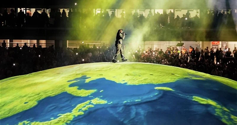 Kanye Uest Türkiyədəki konsertində tarixi davamiyyət rekordu qırdı VİDEO