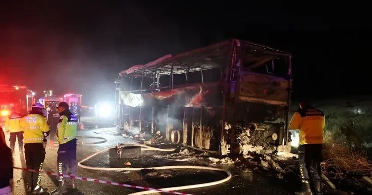 Türkiyədə sərnişin avtobusu yanıb Ölən və xəsarət alanlar var