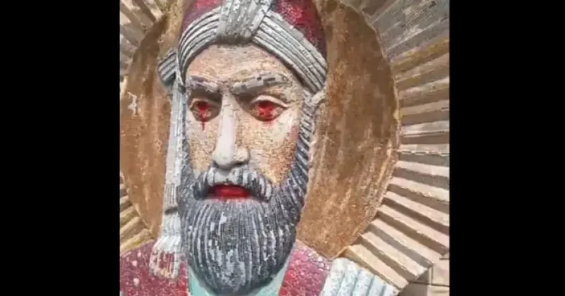 Nizami Gəncəvinin büstü təhqir edildi VİDEO