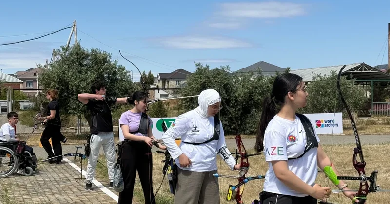 Kamandan oxatmada ölkə birinciliyi başladı FOTO