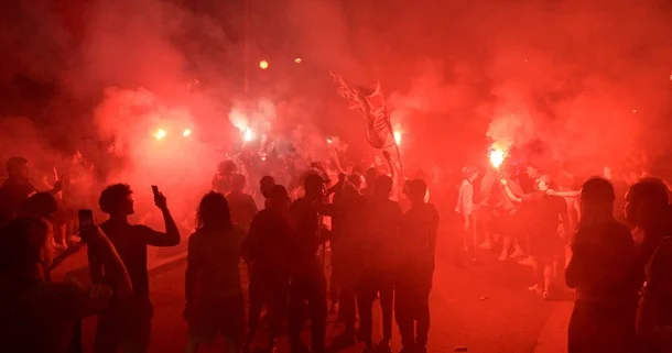 PSJ nin qələbə şənlikləri zamanı Fransada kütləvi iğtişaşlar baş verib, 40 nəfər həbs edilib