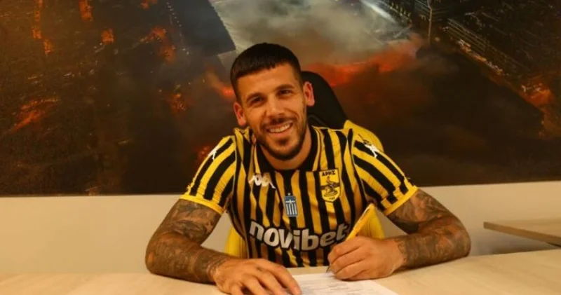 Məşhur futbolçunun cinsi orqanından it dişlədi