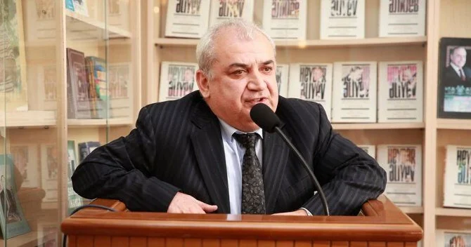 İlham Əhmədov: “Təhsil sistemində adlar yox, yanaşmalar dəyişməlidir”