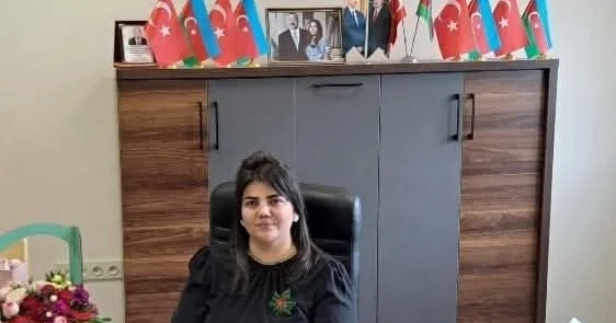 Biz Azərbaycan xalqı olaraq öz ana dilimizlə fəxr edirik ŞƏRH