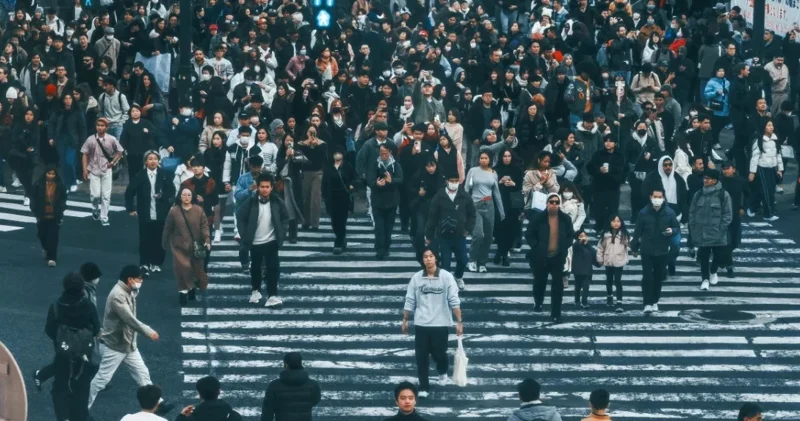 SABAH! Son 30 ildə insanların küçədə yerimə sürəti niyə artıb?