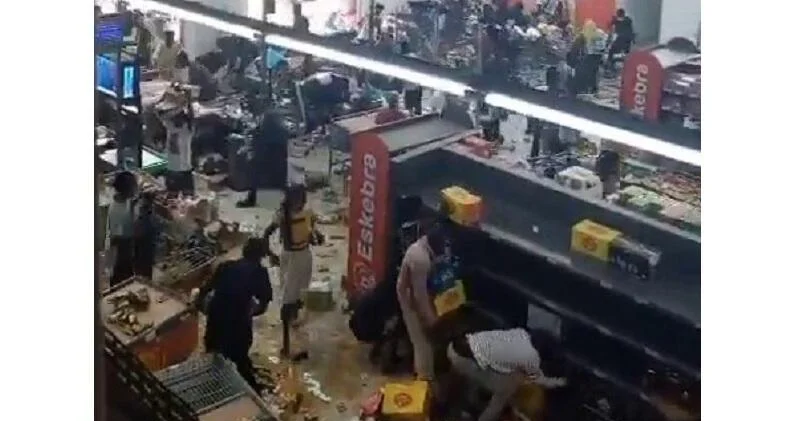 Массовое мародерство началось в Анголе ВИДЕО