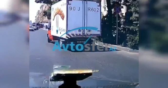 Belə yollarda orta və ən sol zolaqları üstün tutmaq lazımdır VİDEO