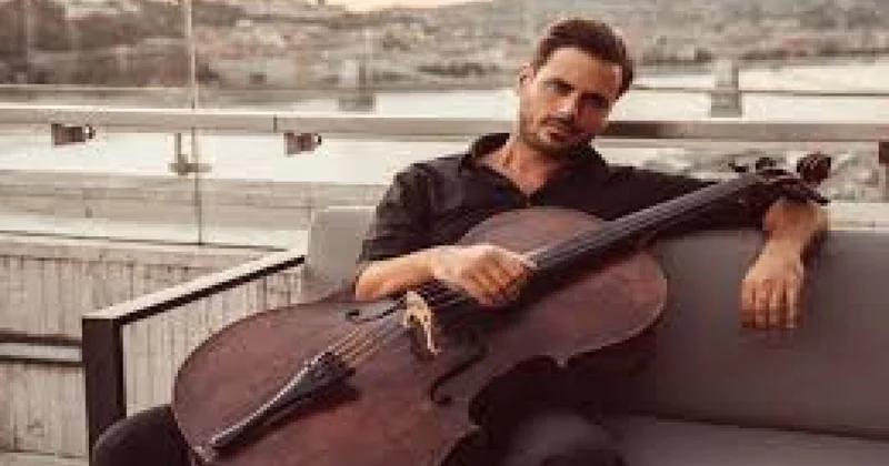 Məşhur sənətçinin ifasında Sən gəlməz oldun