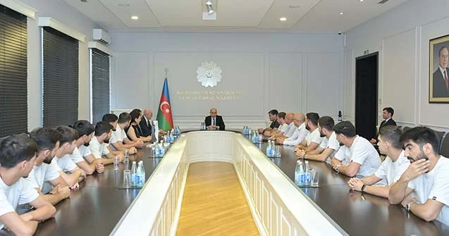 Nazirlikdə Avropa Universitetləri Futzal Çempionatının qalibləri ilə görüş Fotolar