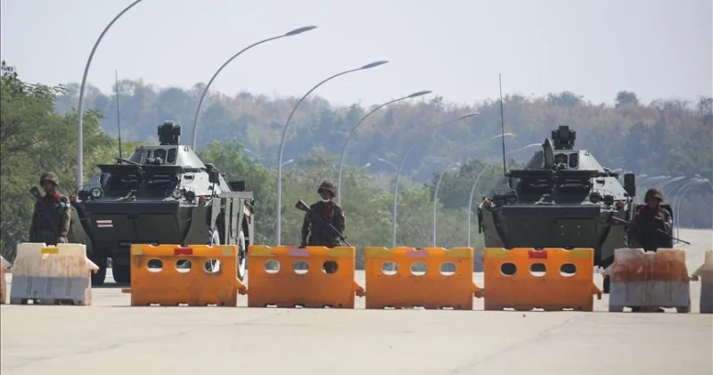 Myanmada seçkilər ərəfəsində fövqəladə vəziyyəti ləğv etdi