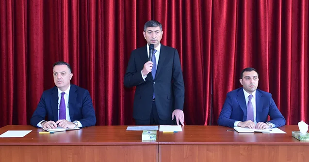 Elşad Həsənov iyulda 750 dən çox sakini dinləyib Fotolar