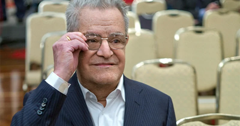 Bir qoca ilə bir qarı vardı Fazil İskəndərin hekayəsi