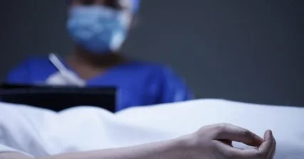 17 dəqiqə ürəyi dayanan idmançı "o dünyadan" danışdı