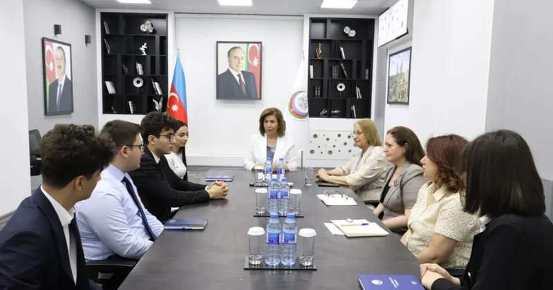 Komitə sədri Uşaq Səfirlər Məclisinin ali məktəbə qəbul olmuş üzvləri ilə görüşüb
