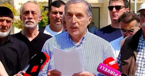 4 oktyabr İvanişvilinin sülh yolu ilə devrilmə günü elan olunur
