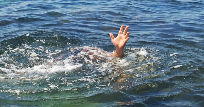 Çayda çimmək istəyərkən qəfildən suda batdı