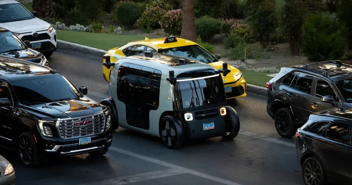 Sükanı da yoxdur, sürücüsü də: ABŞ də robot taksilər dövrü başlayır