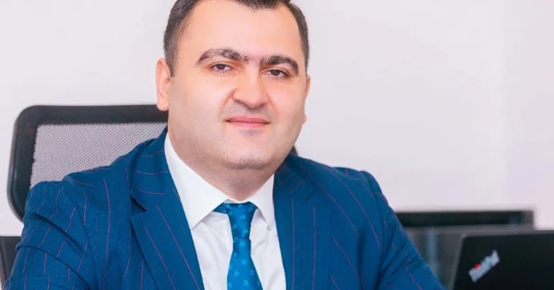 İki ay yarım əvvəl müşavir təyin edilmişdi Ayrıldı