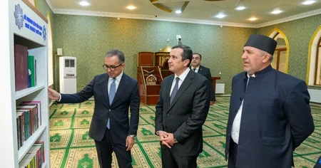 Ramin Məmmədov Şəmkirdə Cümə məscidini, alman kilsəsini ziyarət edib