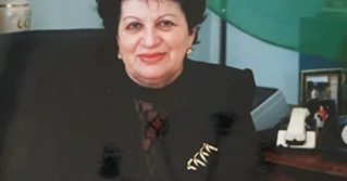 Qanunun keşiyində keçən ömür Flora Əhmədovanın işıqlı xatirəsinə
