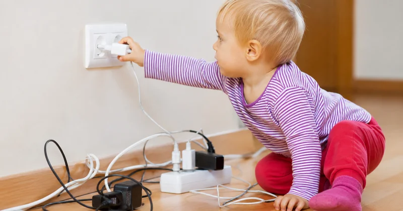 Evdəki görünməz təhlükə: Elektrik cərəyanı uşaqları necə hədəfə alır? ARAŞDIRMA