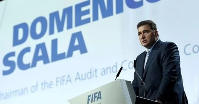 FIFA da ilk istefa